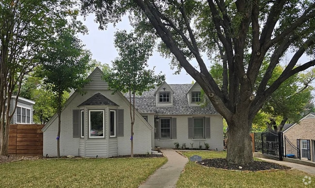 Building Photo - 3805 Bellaire Dr S Rental