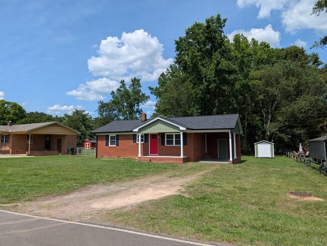 Photo - 507 J C Dellinger Rd