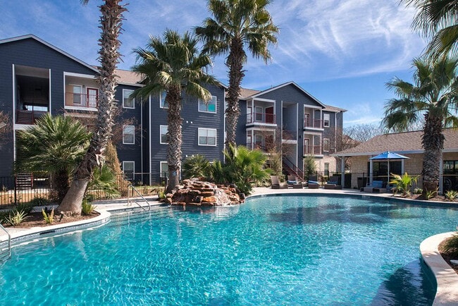 The Flats at Westover Hills