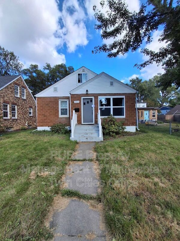 Building Photo - 3909 2nd St NE Rental