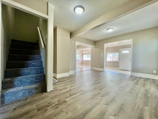 6531 Monaco St