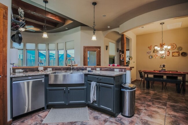 Photo - Roomy 4 bedroom Home with Solar Panels