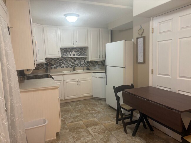 Photo - 9885 Deep Creek Dr Unidad B