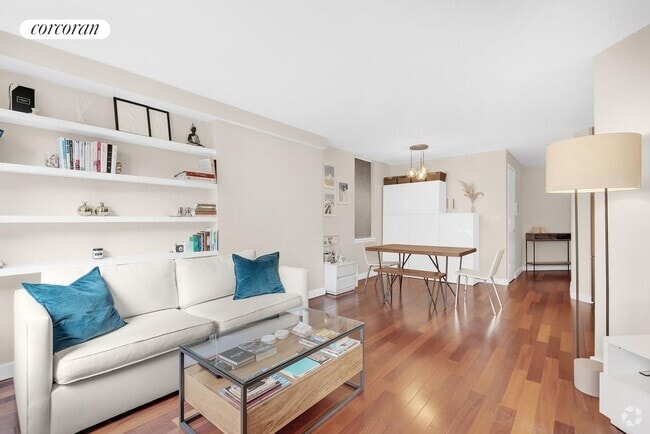 Building Photo - 206 E 95th St Rental