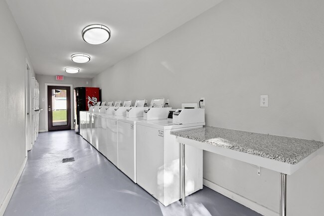 Photo - Briar Cove Apartments