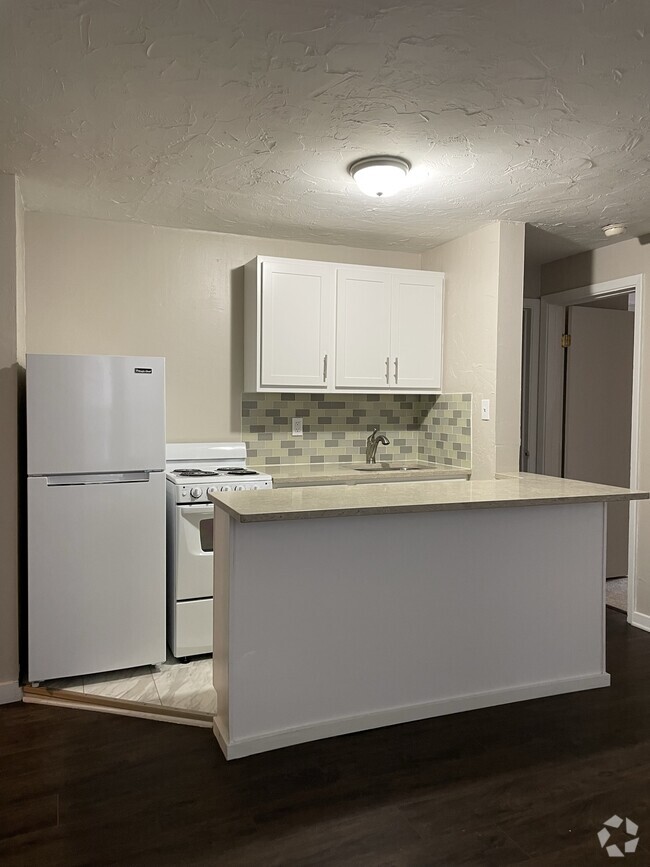 306 Craft Ave Unit 4 - Hudson Oakland Rental