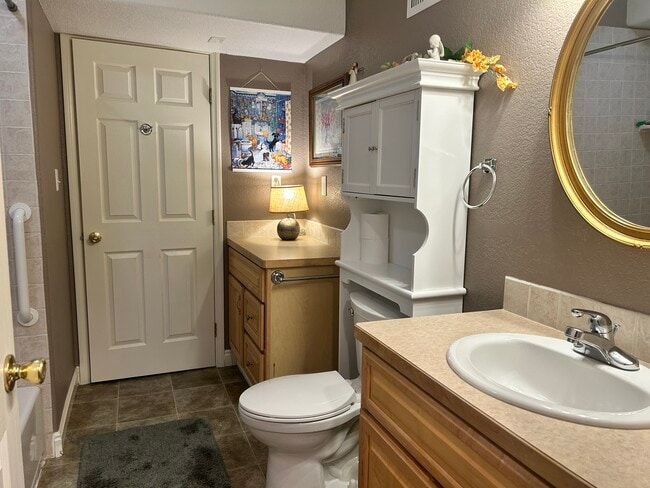 Photo - 2135 Meadowlark Pl House