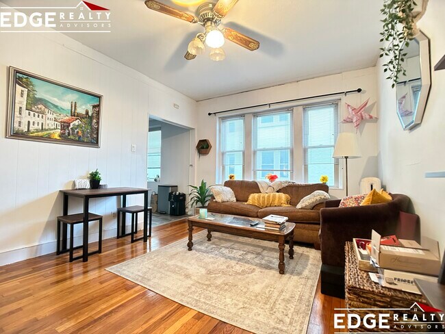 Photo - 225 Kelton St