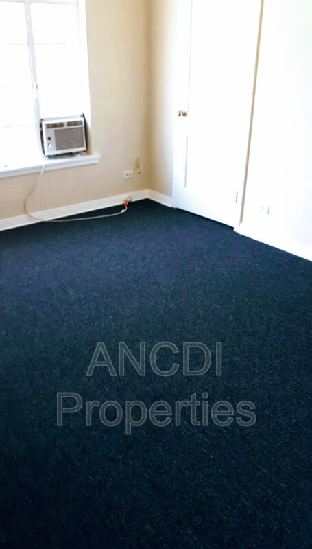 Photo - 703 Spring St