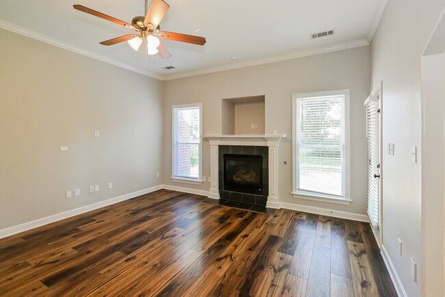 Photo - 7032 Apache Dr