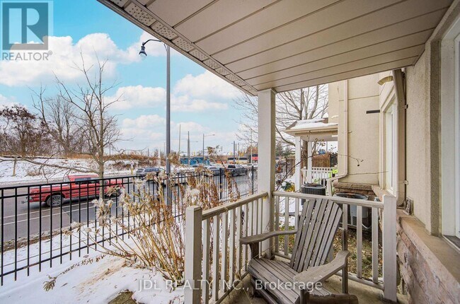 Photo - 10 Post Oak Dr