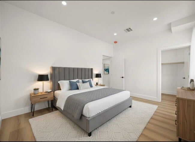 Photo - 910 N Hudson Ave Unidad #914 1/2