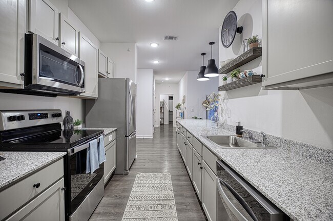 Flagship Carrollton Apartments and Townhomes