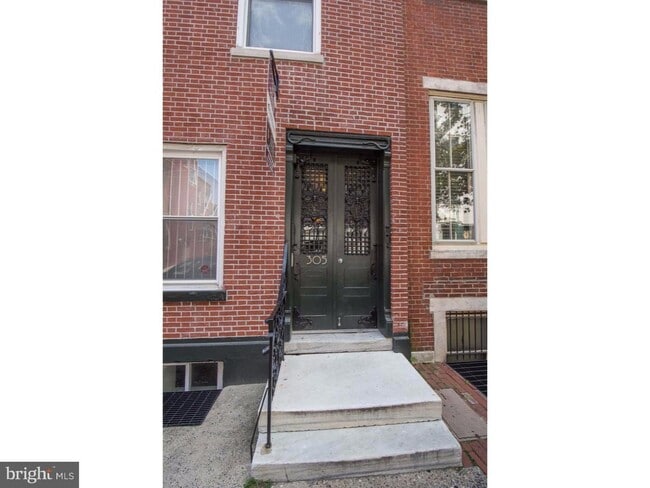 Photo - 305 S 11th St