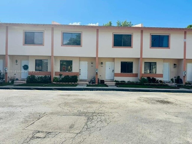 Building Photo - 9090 NW 40th St Unit 3