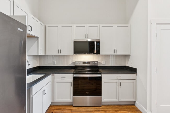 Building Photo - 129 Main St Unit 201
