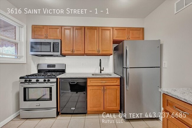 Photo - 3616 St Victor St