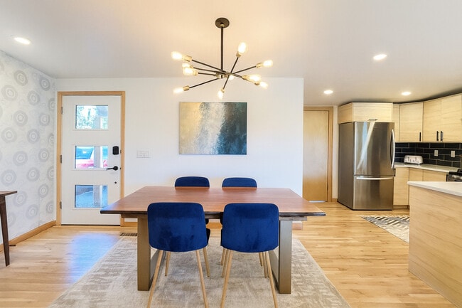 Photo - 3909 W Normandie Dr