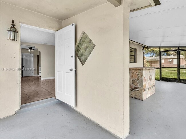 Photo - 5611 SW 37th St