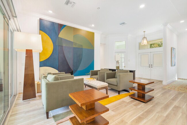 Photo - 3317 Embassy Dr