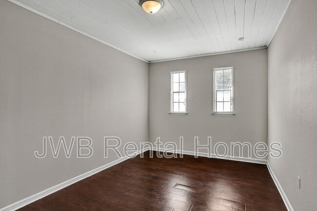 Photo - 2909 Aubrey Ave