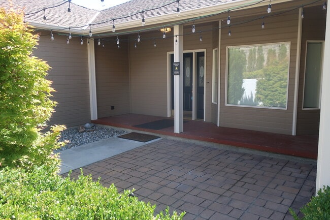 Photo - 466 Lower Daniels Dr