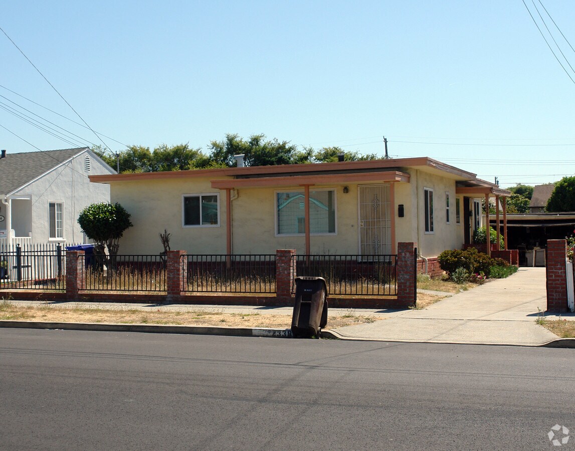 Photo - 2338 & 2340 Humphrey Ave