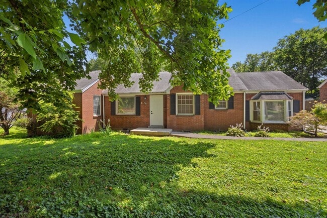 Photo - 1001 Horseshoe Dr
