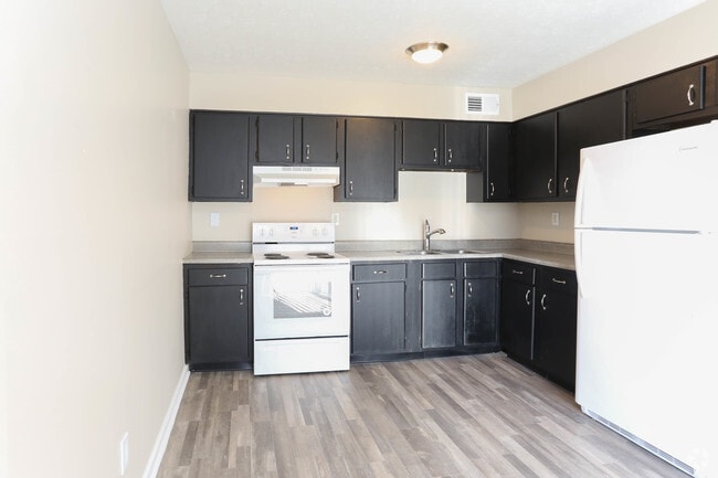 2BR, 1BA - 850 SF - Kitchen