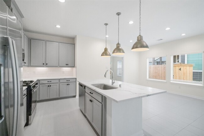 Photo - 623 Silver Pear Ct