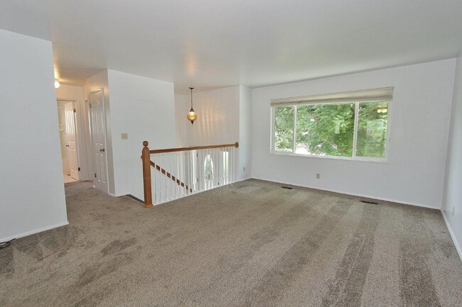 102 View Cir