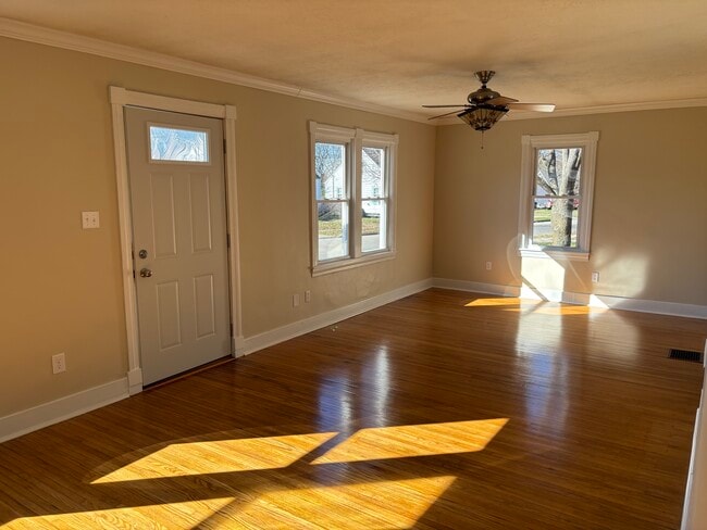 Photo - 30 Bluegrass Ct