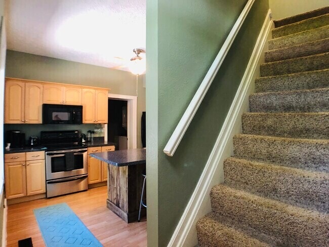 Photo - 1256 Dennison Ave