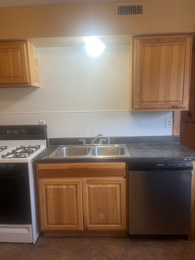 Photo - 2 Bedroom Townhome - Bedford