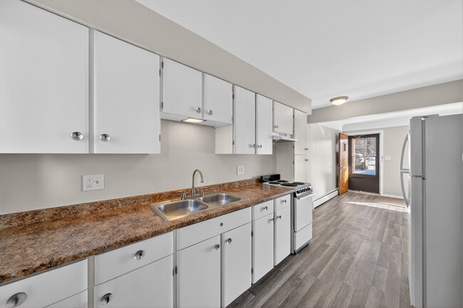 23 W Burdick St