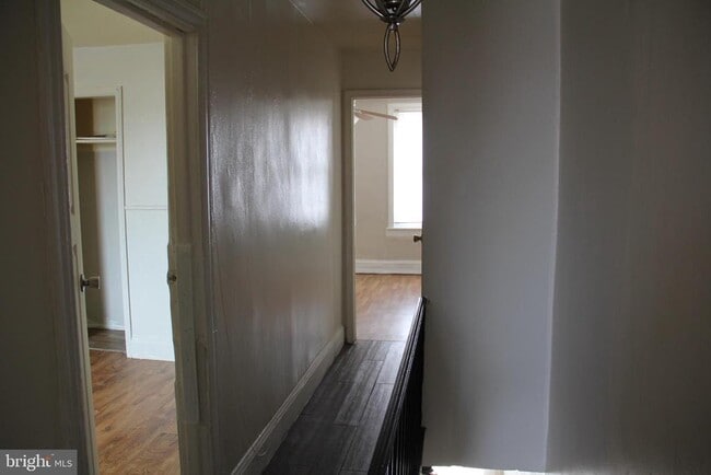 Photo - 3085 Potter St