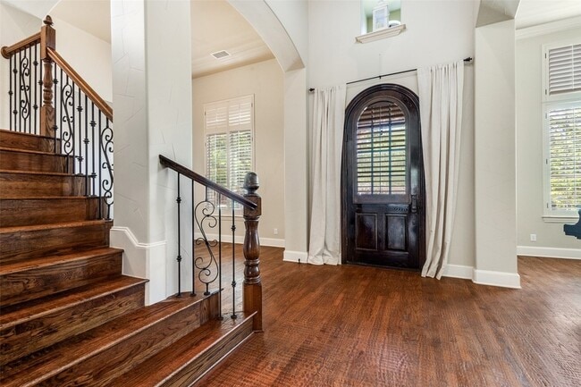 Photo - 901 Sandy Trail