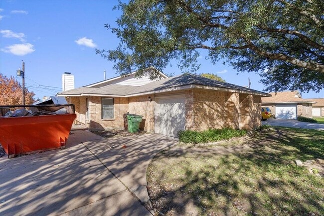 Photo - 1312 Zephyr Ln