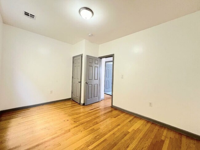 Photo - 65 Hawkins St Unit 2