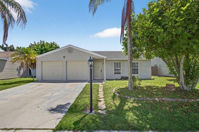 Building Photo - 5058 Canal Cir E Rental