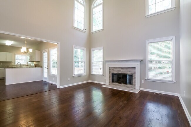 Photo - 111 Windsong Dr