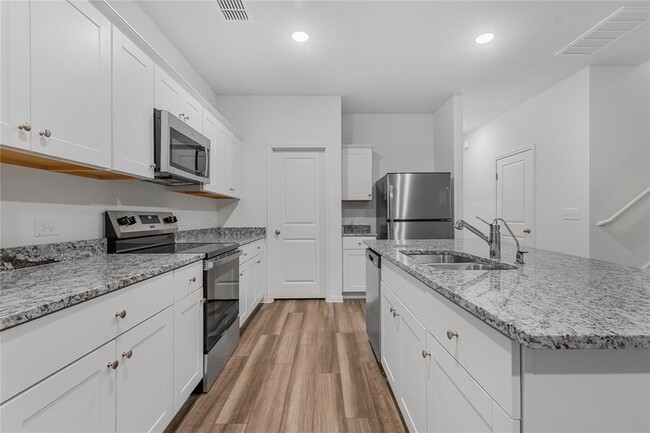 Photo - 337 Wedemeyer St