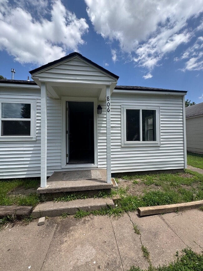 Photo - 806 S Terrace Dr
