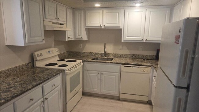 Photo - 589 Fairways Cir Unit B