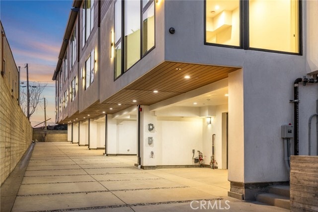 Photo - 953 Everett St