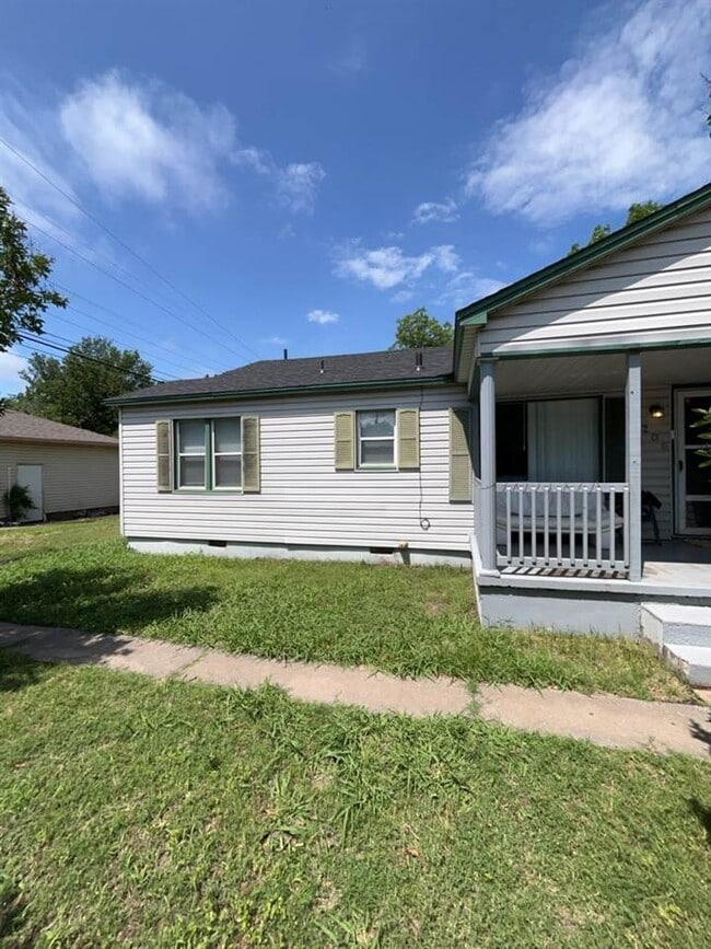 Building Photo - 2206 NW 19th St