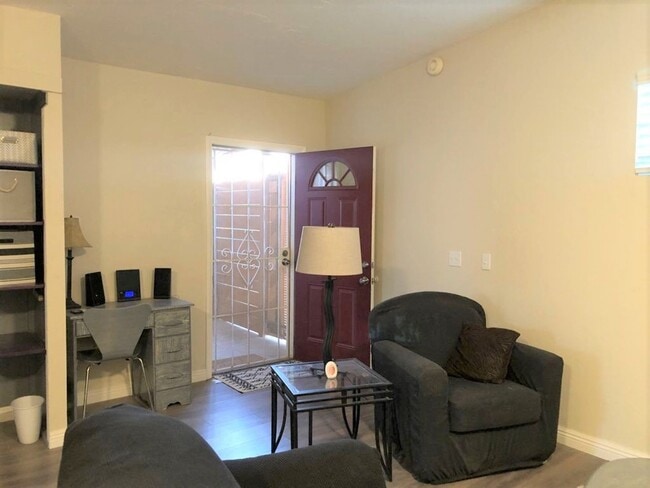 Photo - Furnished Studio