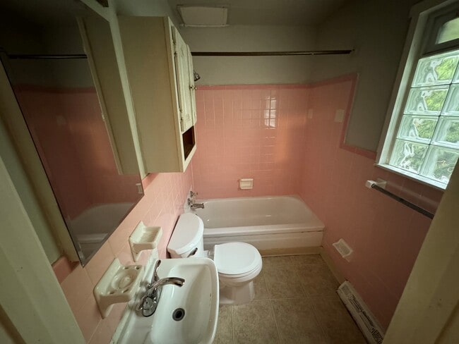 Clinton Springs Quad Apartments