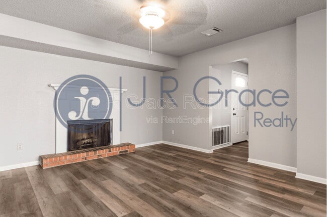 Photo - 1304 Chapel Creek Rd