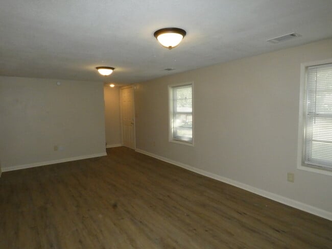 Photo - Beautifully Updated Property In North Kans...